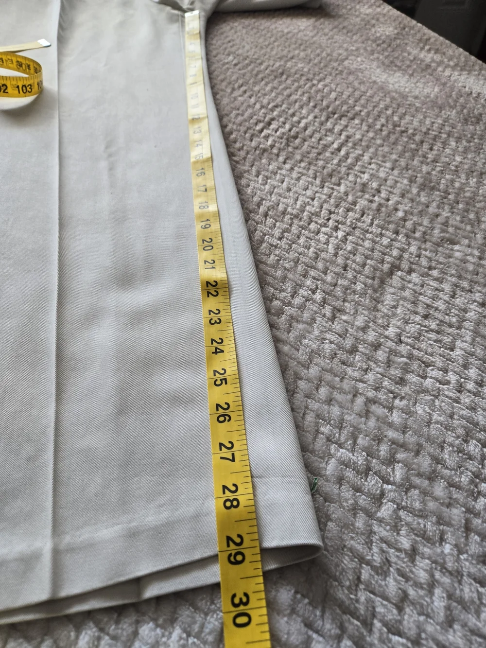 Tommy Bahama 40x30 100% Silk Ivory Pleated Pants